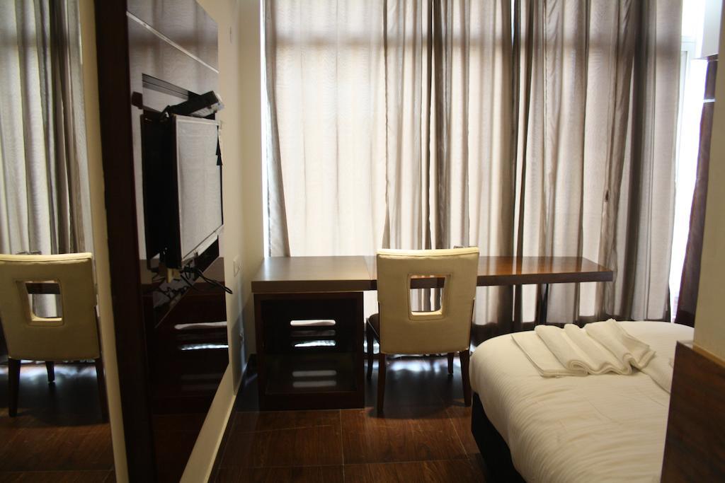 Hotel Cabana @ Pahar Ganj Neu-Delhi Zimmer foto